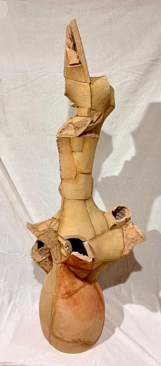 Construir/reconstruir — escultura de ceràmica