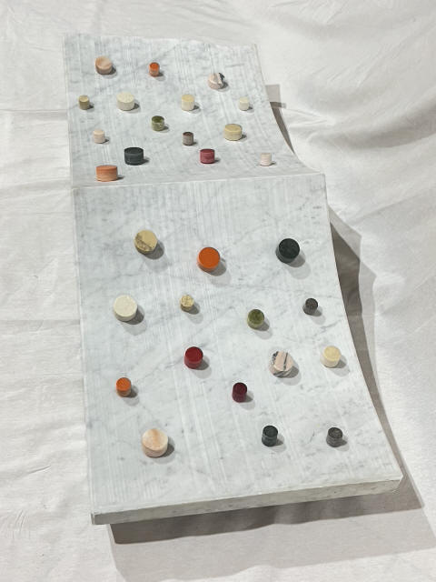 Escultura de mármol