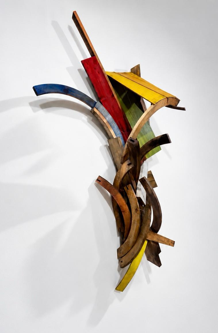 Introversió (2026), wood sculpture
